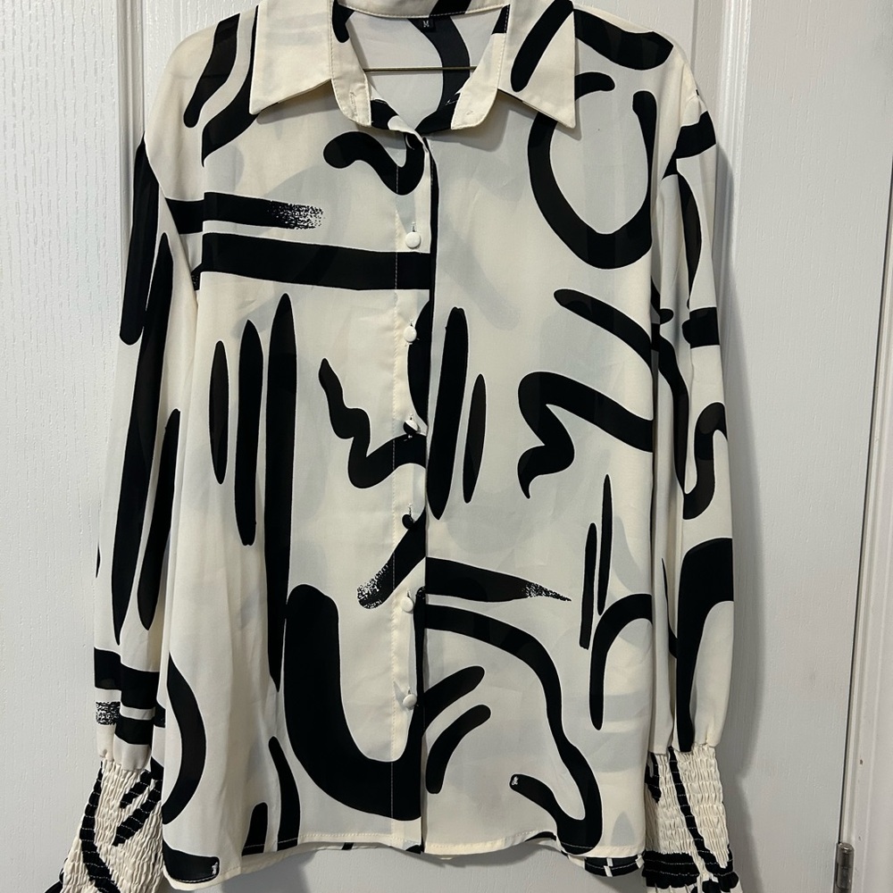 Black and White Abstract Print Blouse